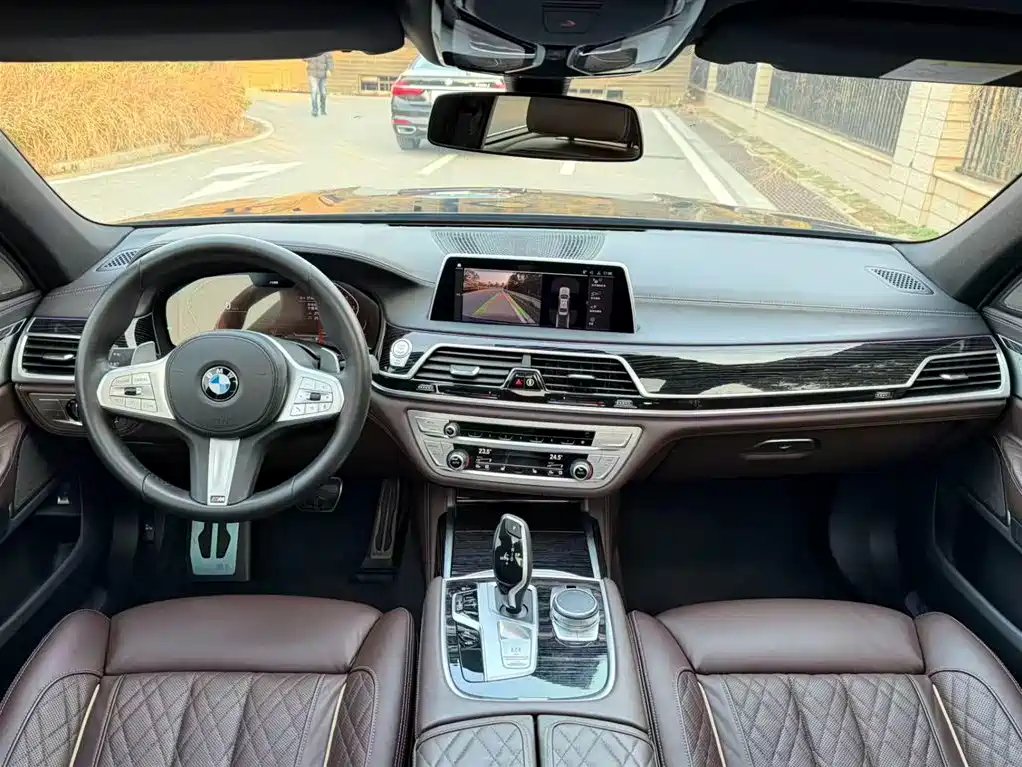 BMW 7 SERIES