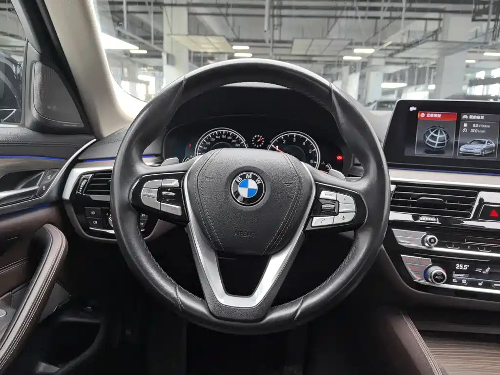 BMW 5 Series — миниатюра 11