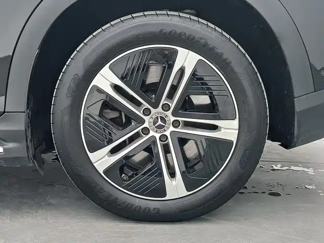 Mercedes-Benz EQE SUV — миниатюра 11
