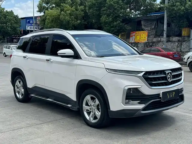 BAOJUN 530 2018