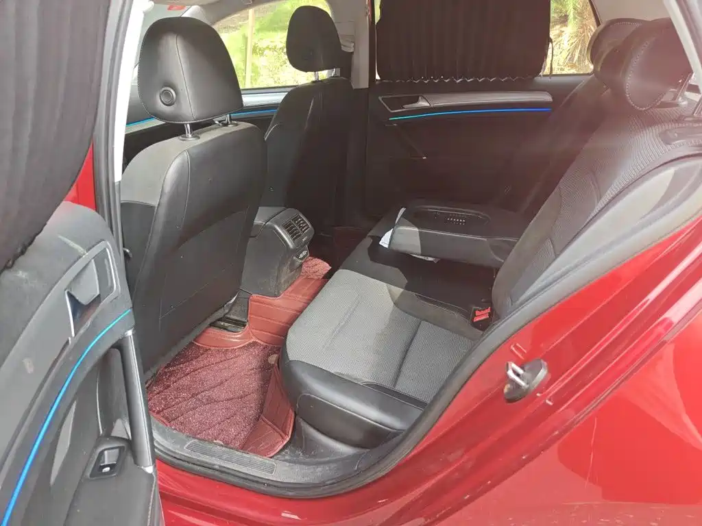 Volkswagen Golf — миниатюра 18