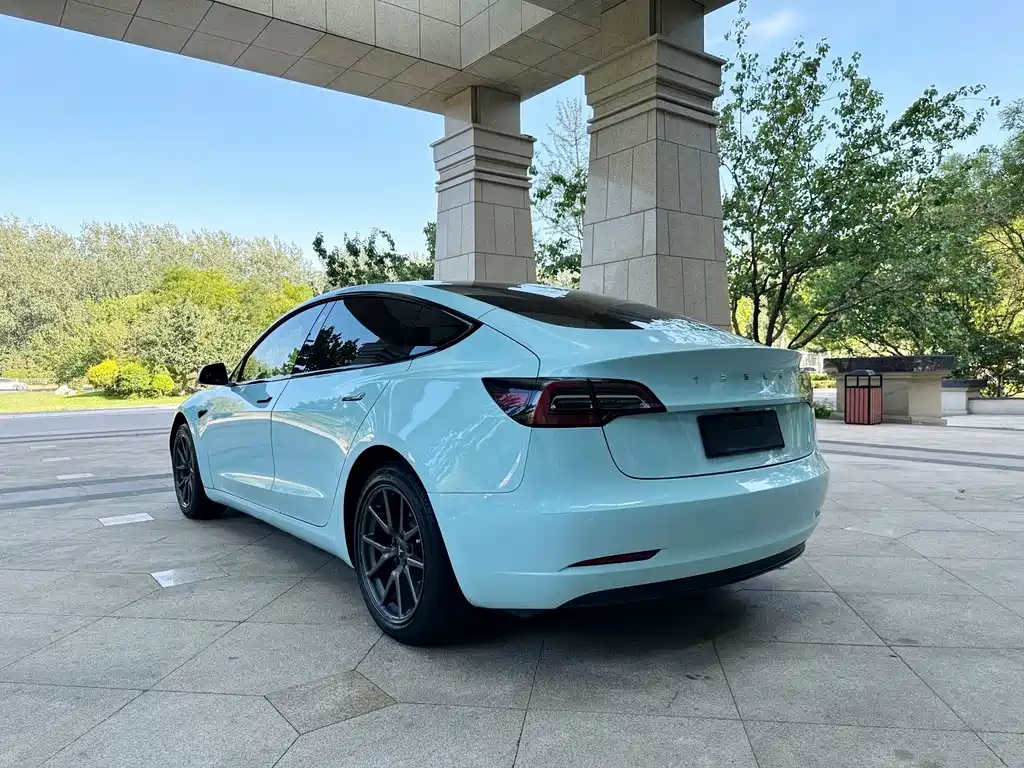 Tesla Model 3 — миниатюра 4