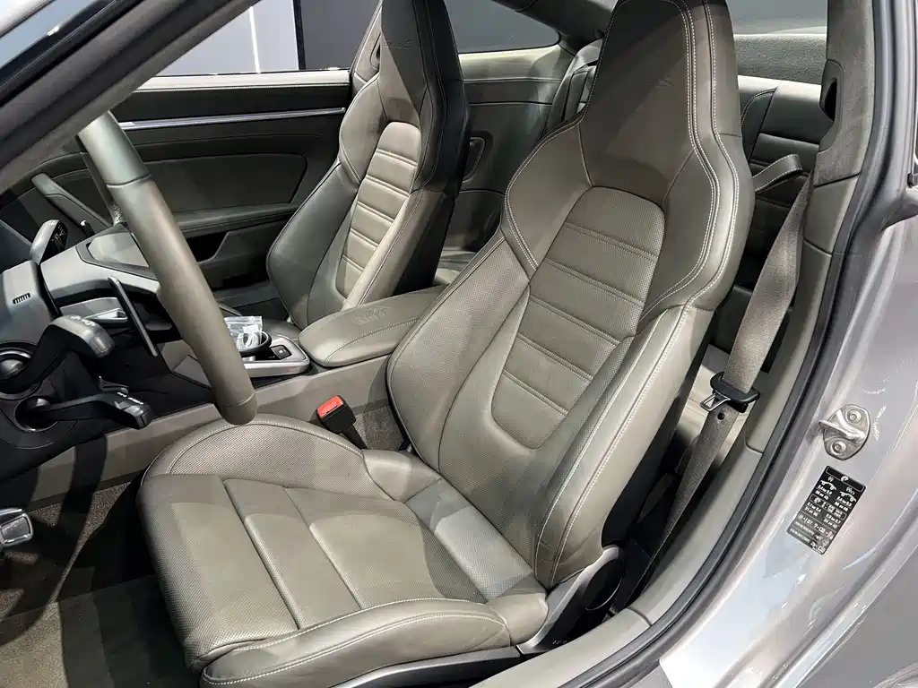 Porsche 911 2022 Turbo S 3.7T