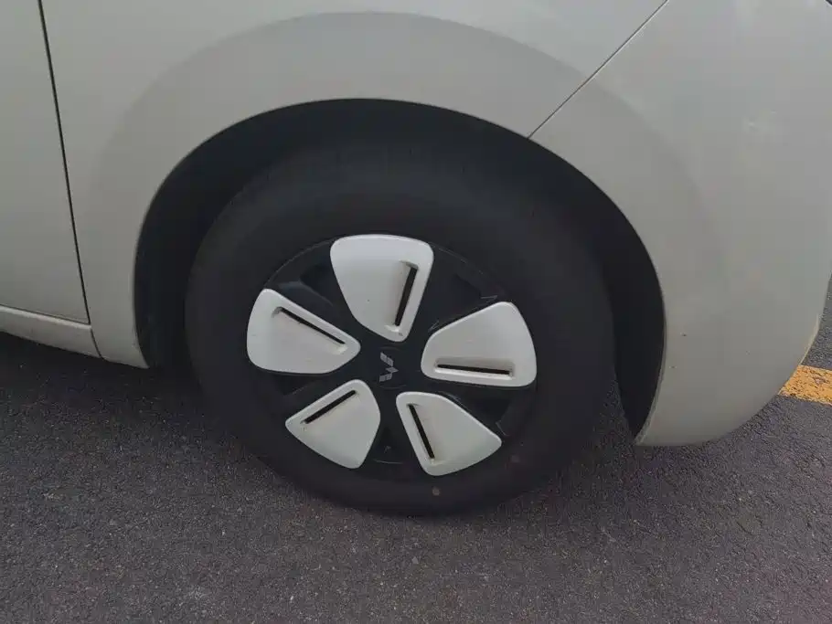 Wuling MINIEV — миниатюра 6