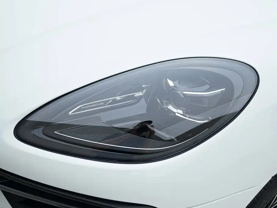 Porsche Macan — миниатюра 14
