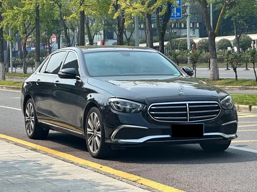 Mercedes-Benz E-Class — миниатюра 3