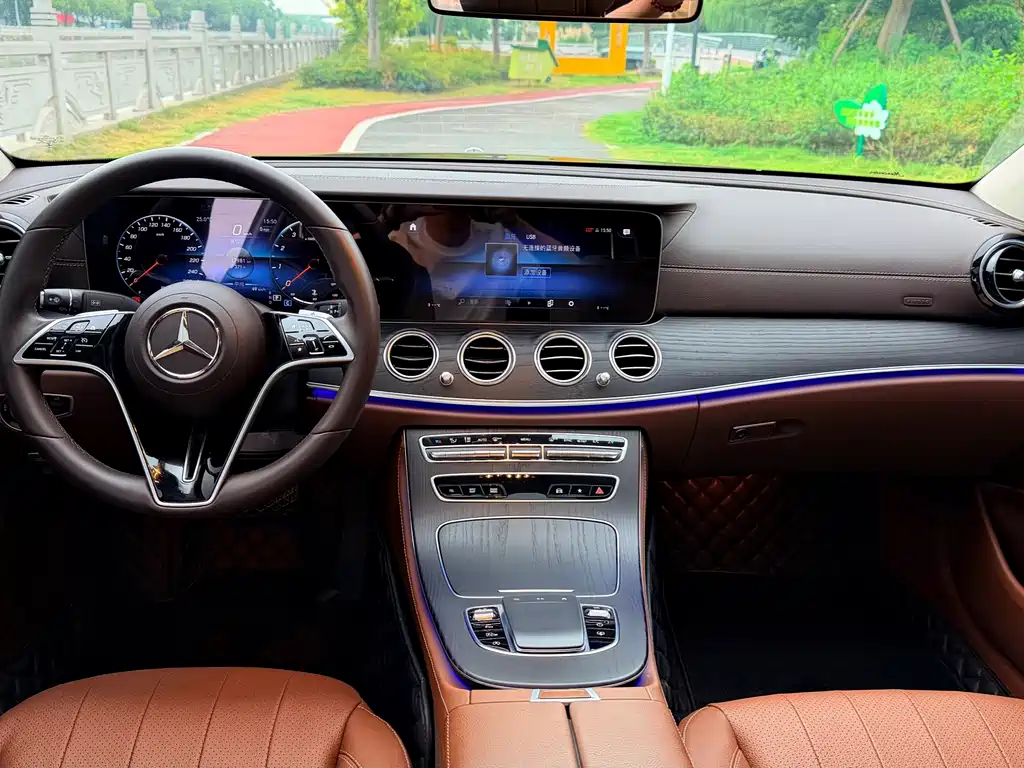 Mercedes-Benz E-Class — миниатюра 6