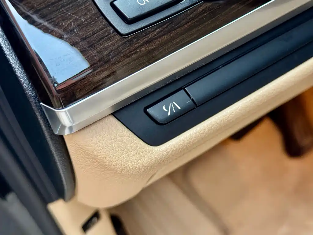 BMW 7 Series — миниатюра 16