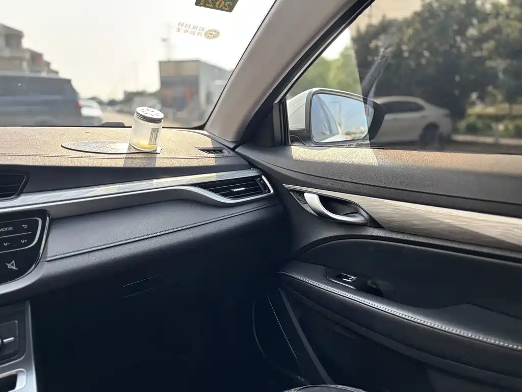 Geely Emgrand — миниатюра 13