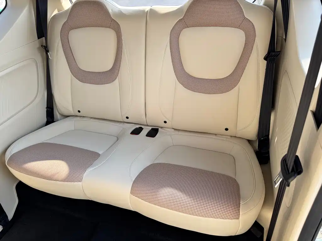 Wuling MINIEV — миниатюра 5