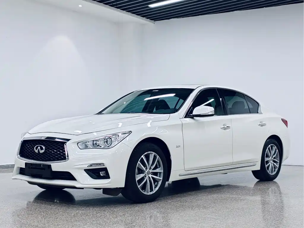 Infiniti Q50L