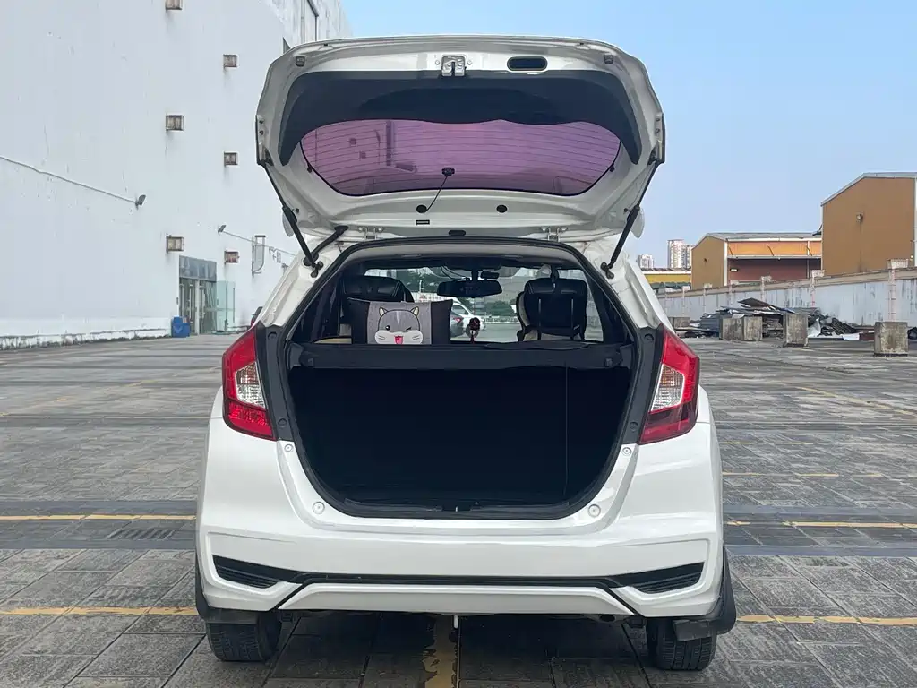 Honda Fit — миниатюра 9