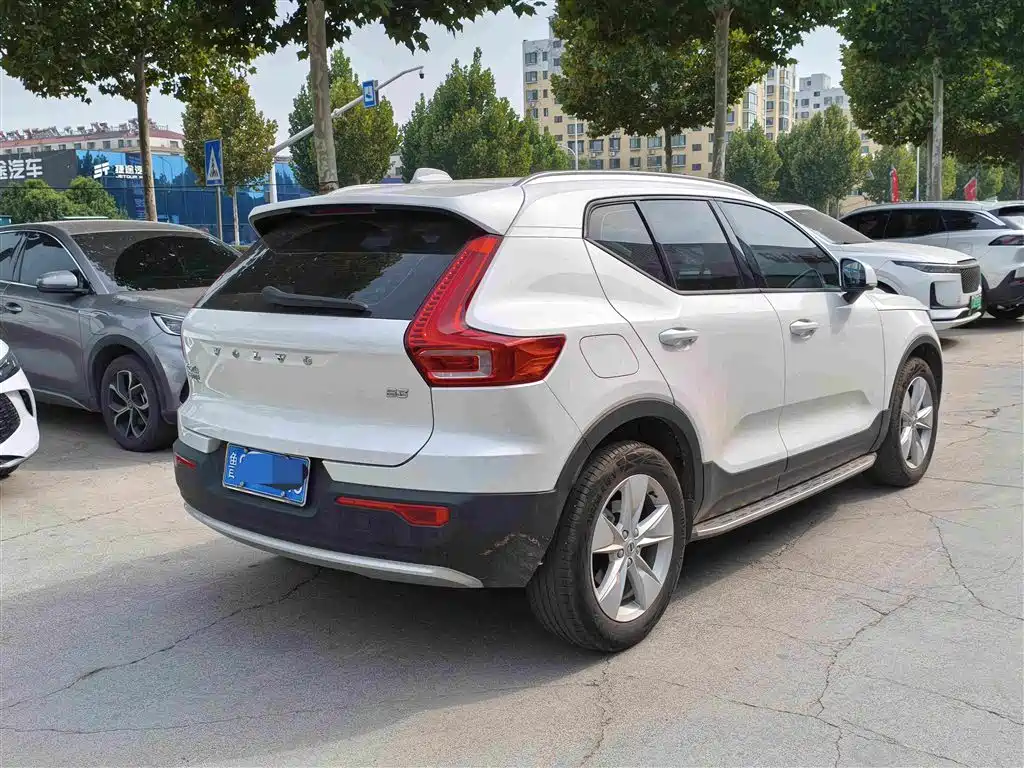 Volvo XC40 — миниатюра 4