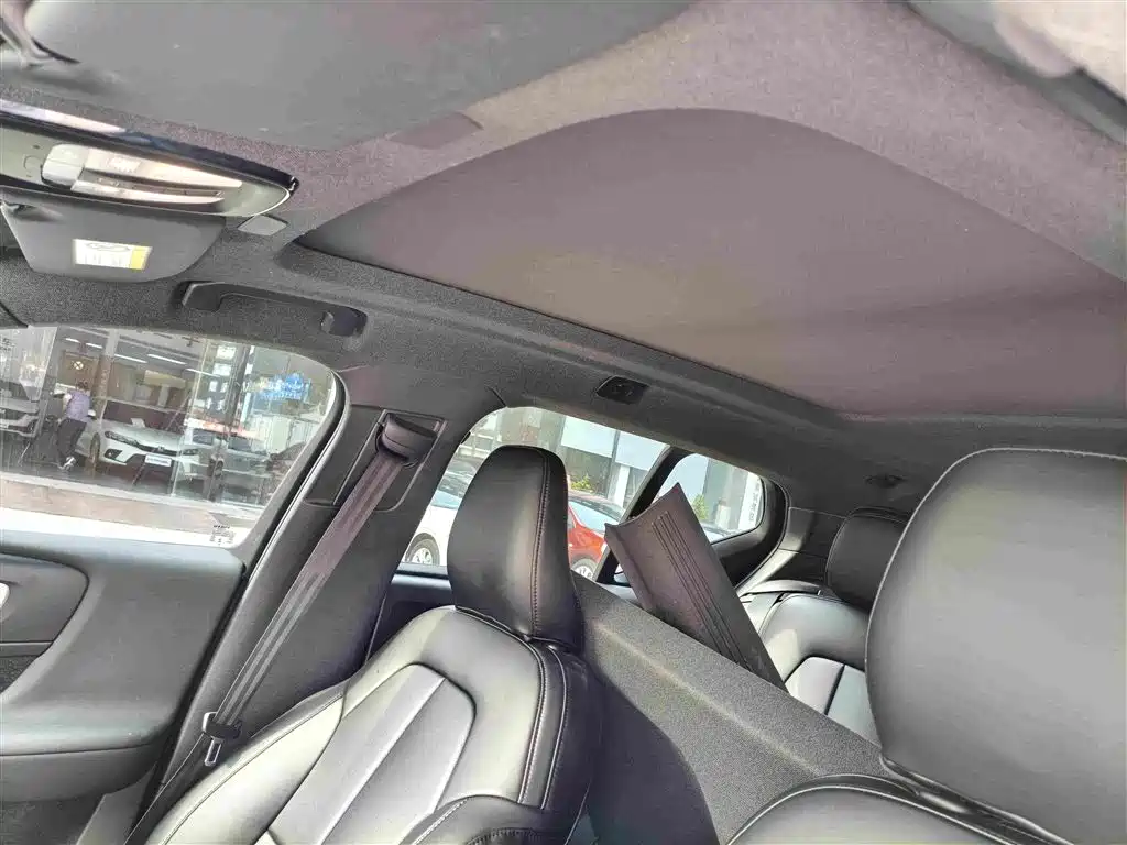 Volvo XC40 — миниатюра 6