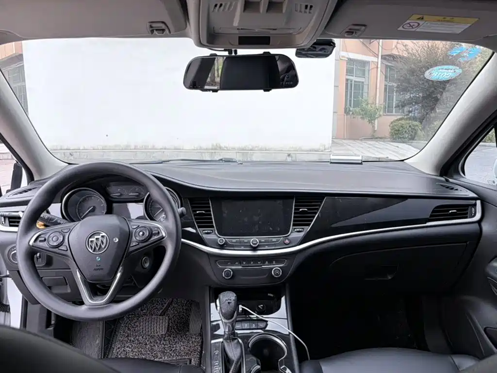 Buick Verano — миниатюра 12