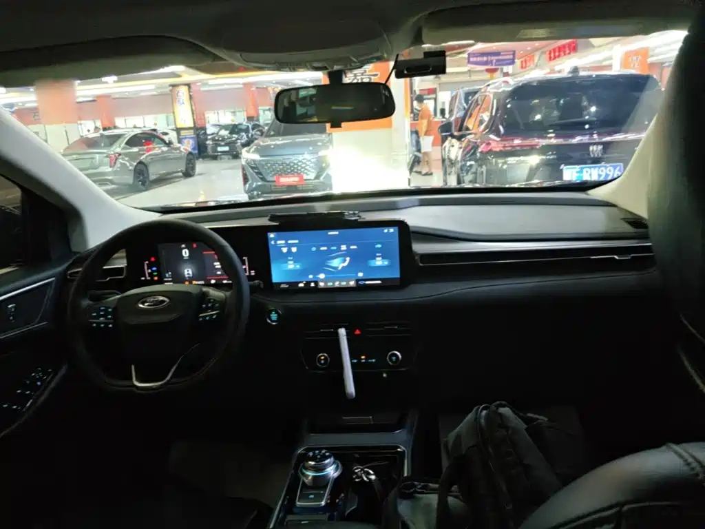 Ford Edge — миниатюра 10