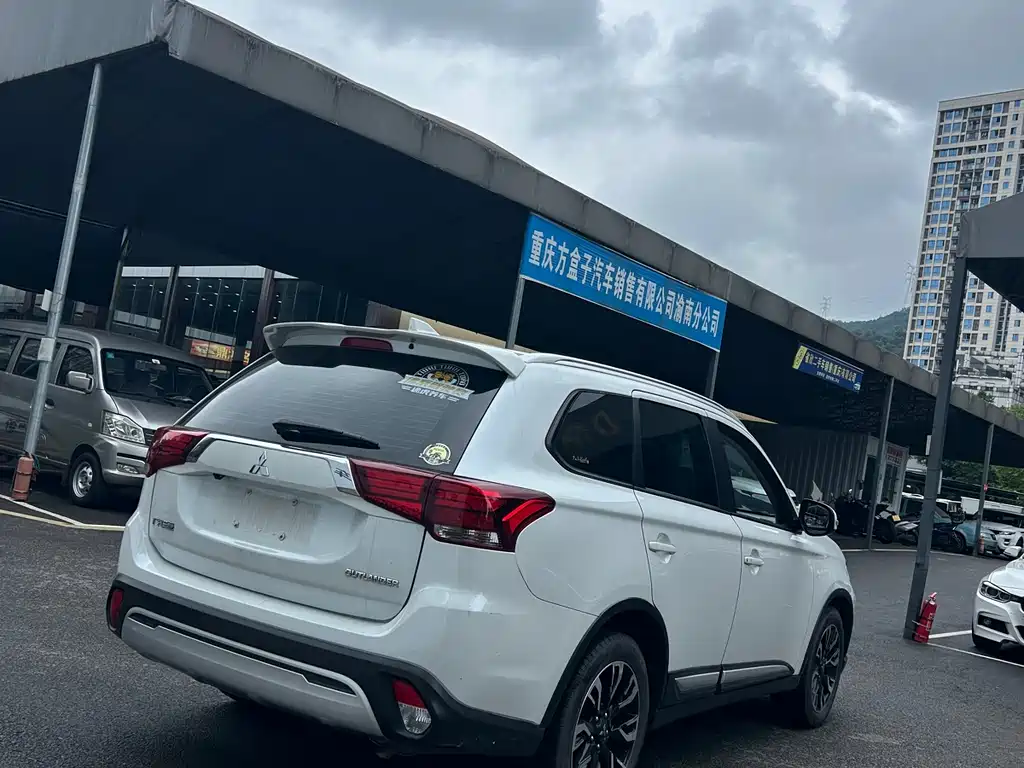 Mitsubishi Outlander 2020 2.0L Enjoy 5 мест