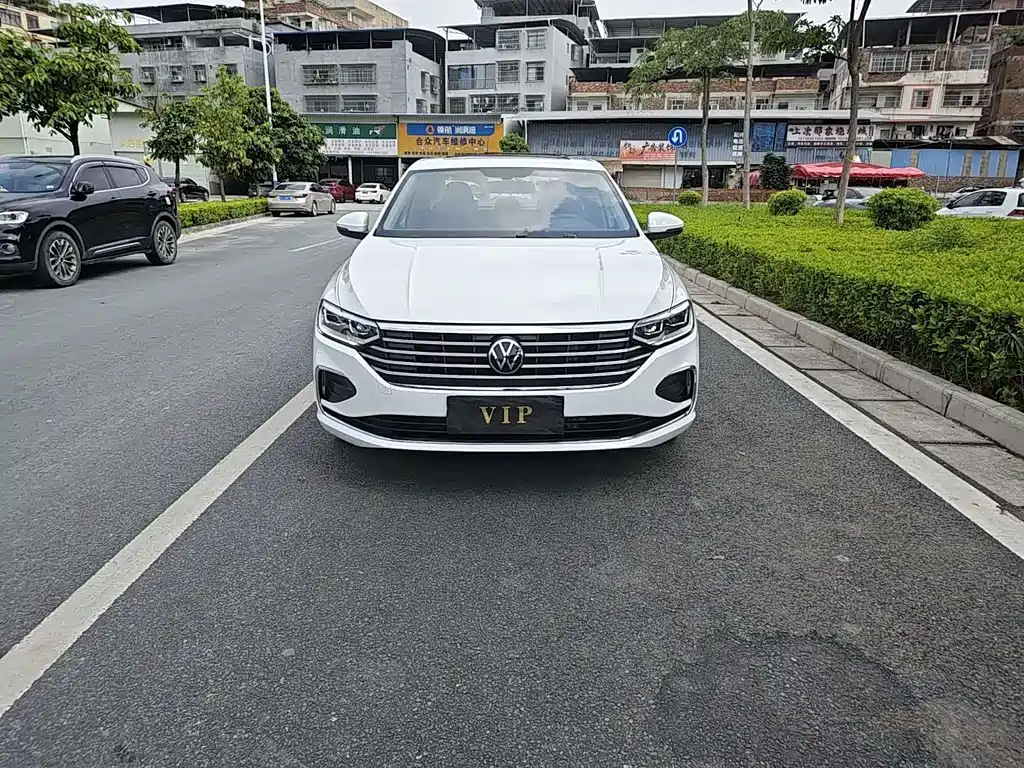 Volkswagen Lavida — миниатюра 2