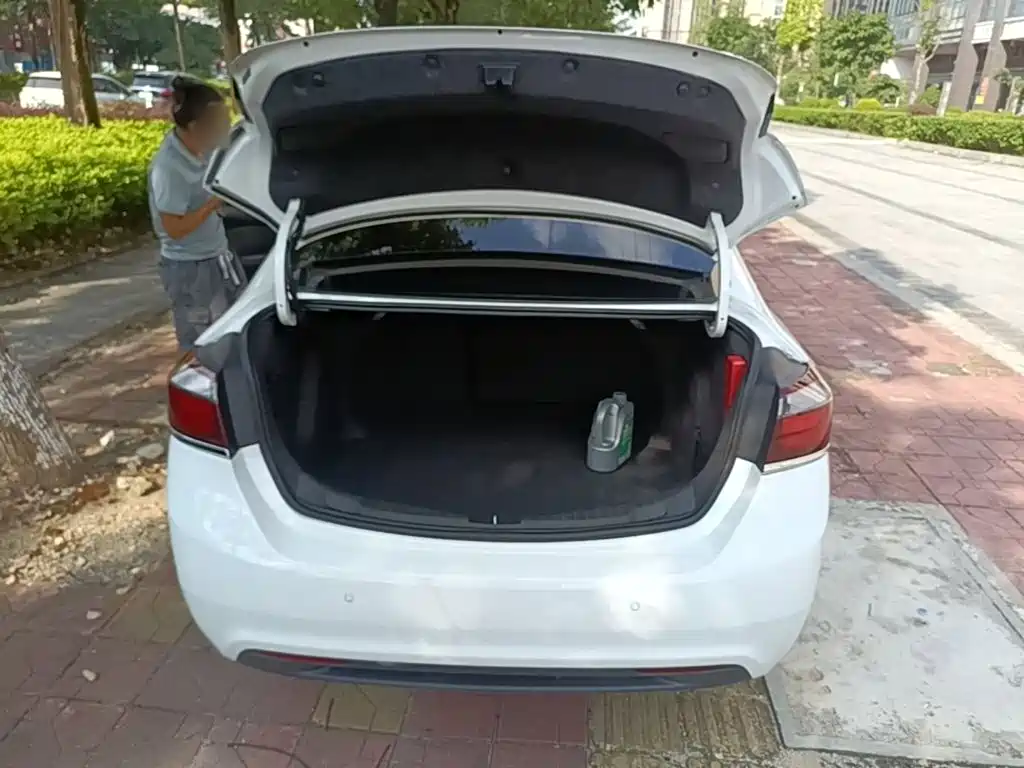 Chevrolet Cruze — миниатюра 19