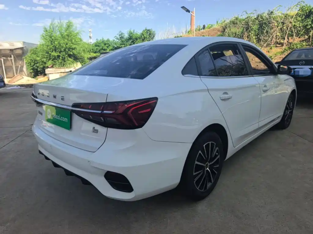Roewe i5 — миниатюра 7