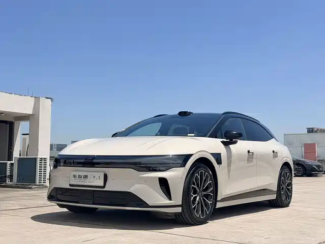 2025 Zeekr 007