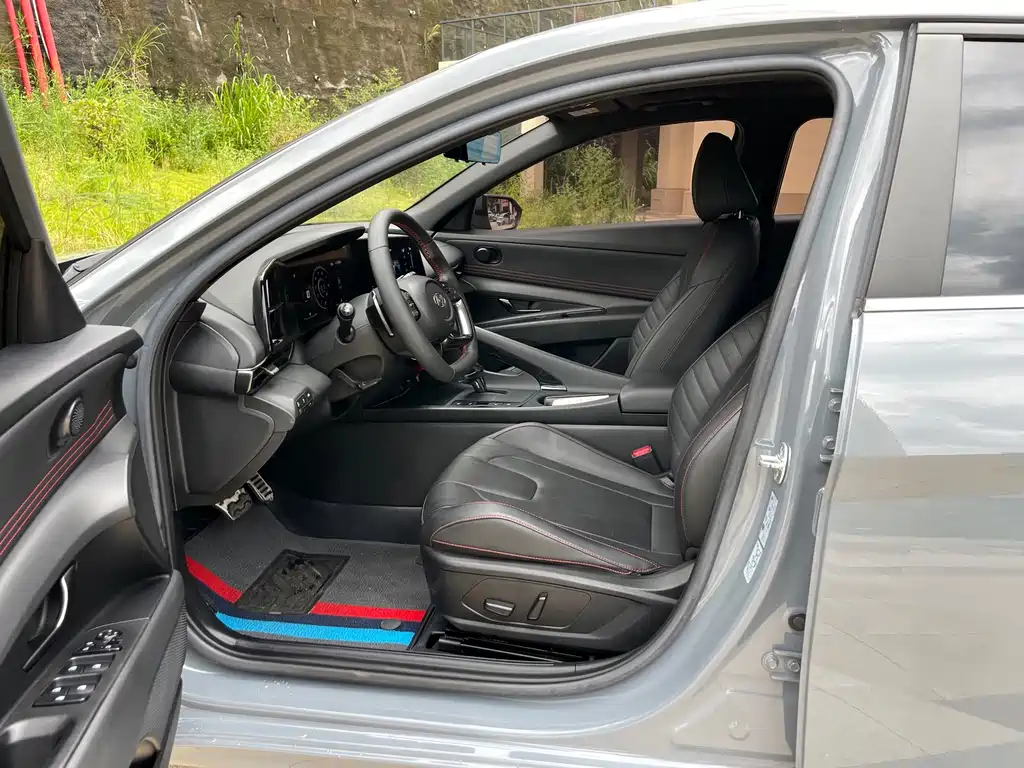 Hyundai Elantra — миниатюра 4