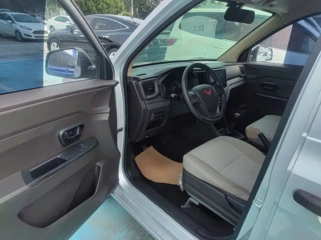 Wuling Hongguang V — миниатюра 16