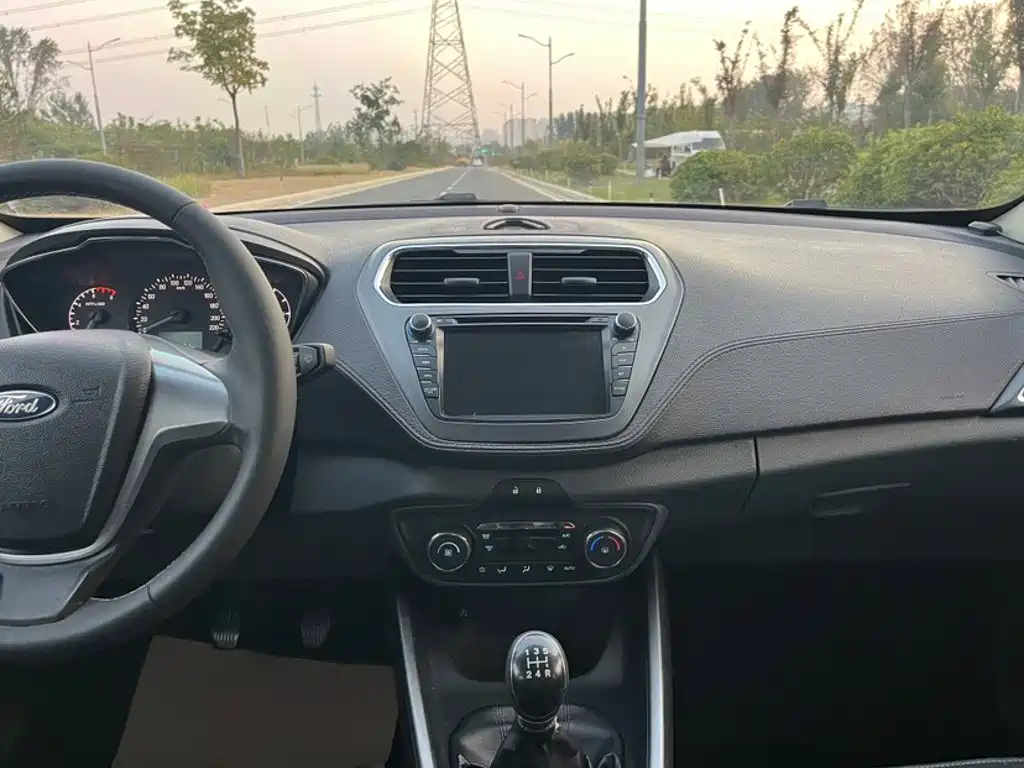 Ford Escort — миниатюра 13
