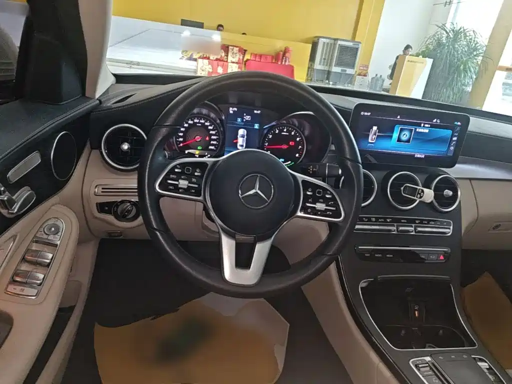 Mercedes-Benz C-Class — миниатюра 11