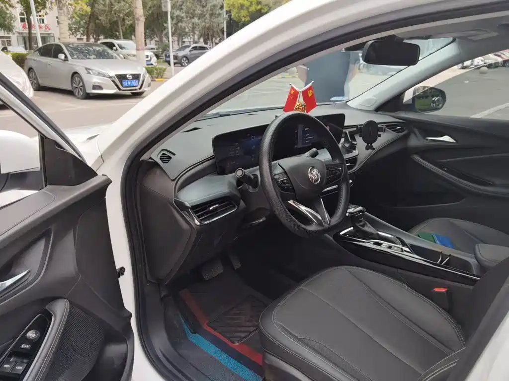 Buick Verano — миниатюра 12