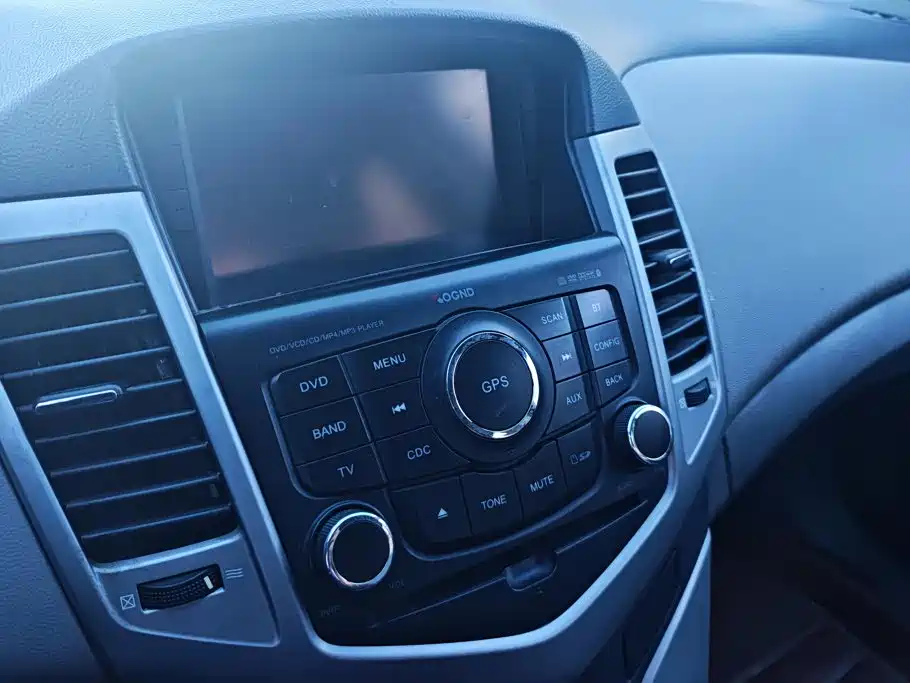 Chevrolet Cruze — миниатюра 13
