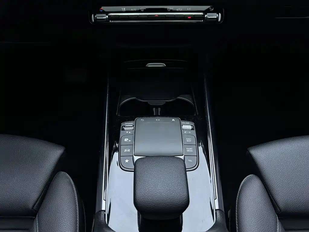 Mercedes-Benz GLA — миниатюра 16