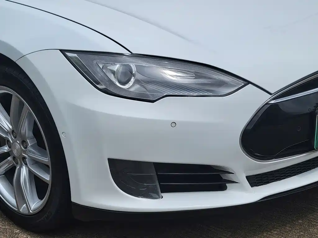 Tesla Model S — миниатюра 6