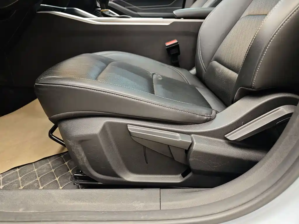 Geely Emgrand — миниатюра 10