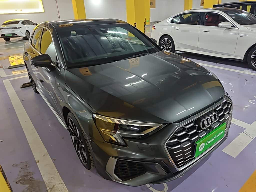 Audi A3 1.4 л 2024 г. Серебристо-серый, пробег 23400 км