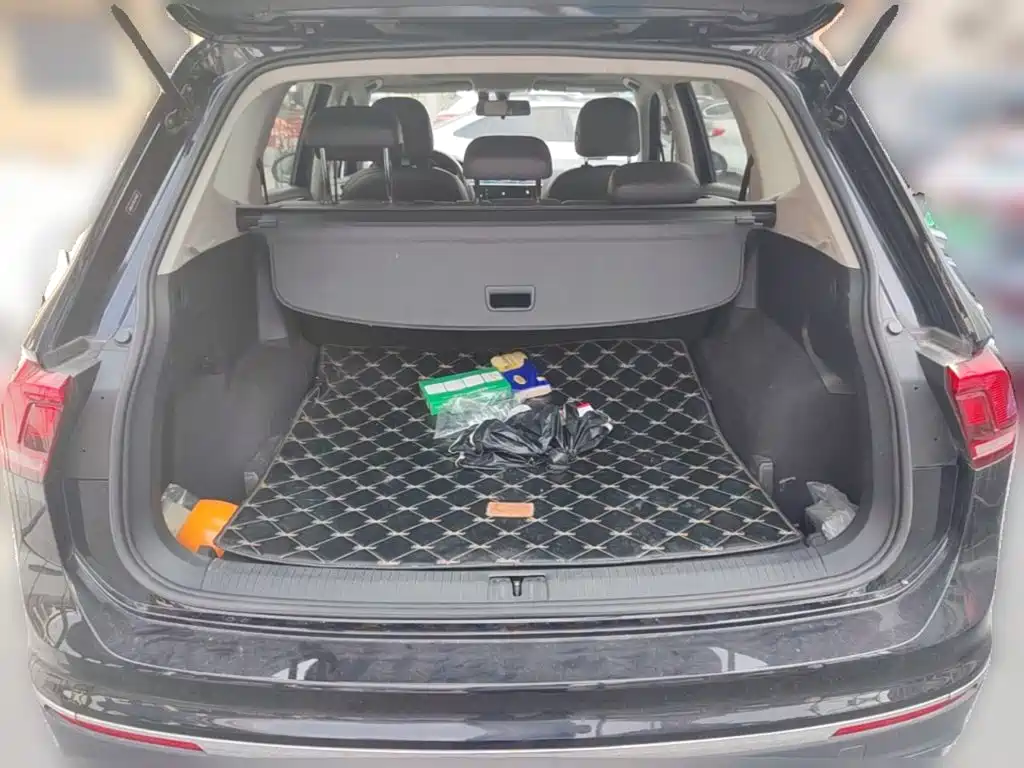 Volkswagen Tiguan L — миниатюра 24