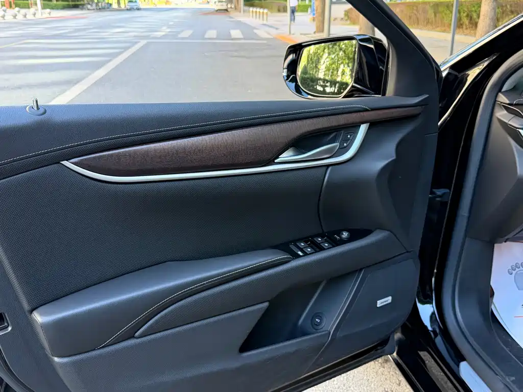 Cadillac XTS — миниатюра 14