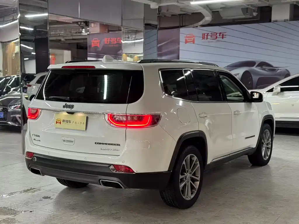 Jeep Commander — миниатюра 6