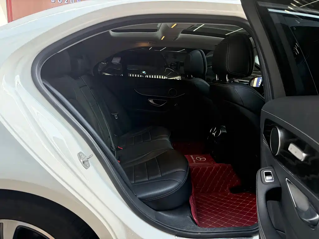 Mercedes-Benz C-Class — миниатюра 16