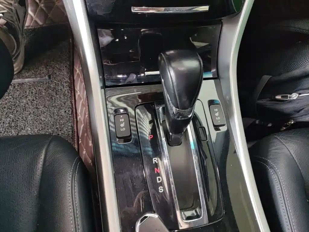 Honda Accord — миниатюра 14