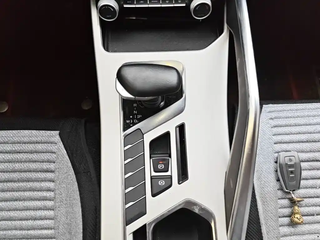 Geely Binyue — миниатюра 14