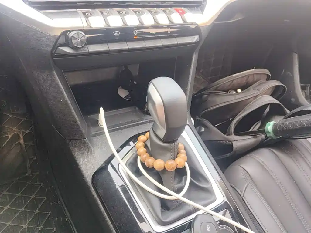 Peugeot 408 — миниатюра 14