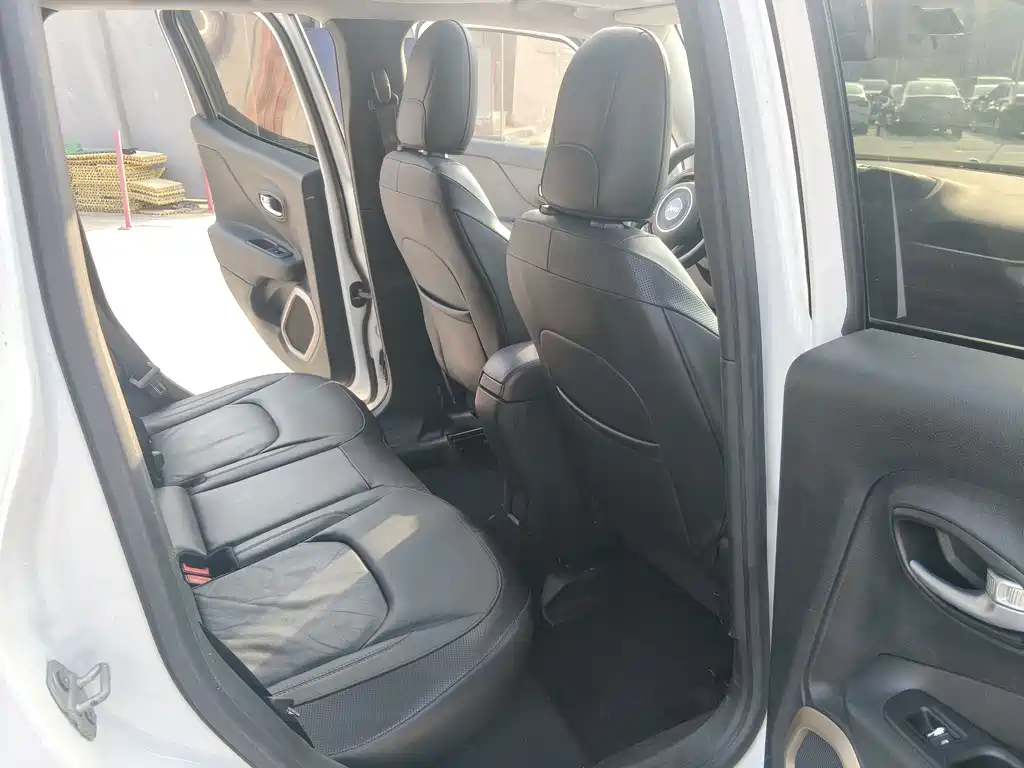 Jeep Renegade — миниатюра 22