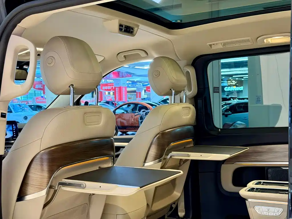 Mercedes-Benz V-Class — миниатюра 11