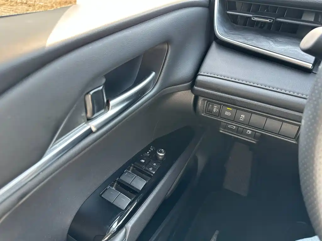 Toyota Camry — миниатюра 23