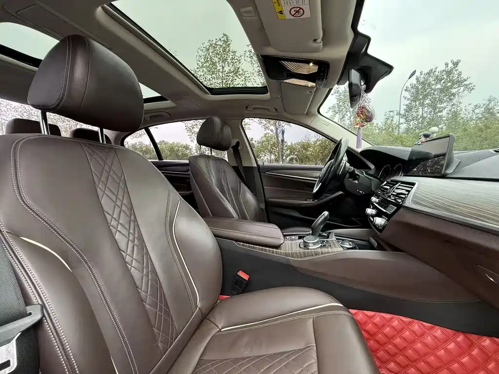 BMW 5 Series — миниатюра 8