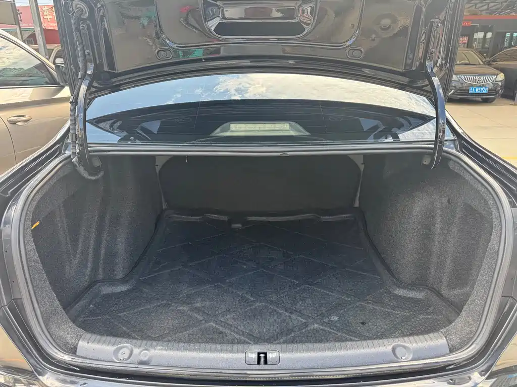 Volkswagen Lavida — миниатюра 15