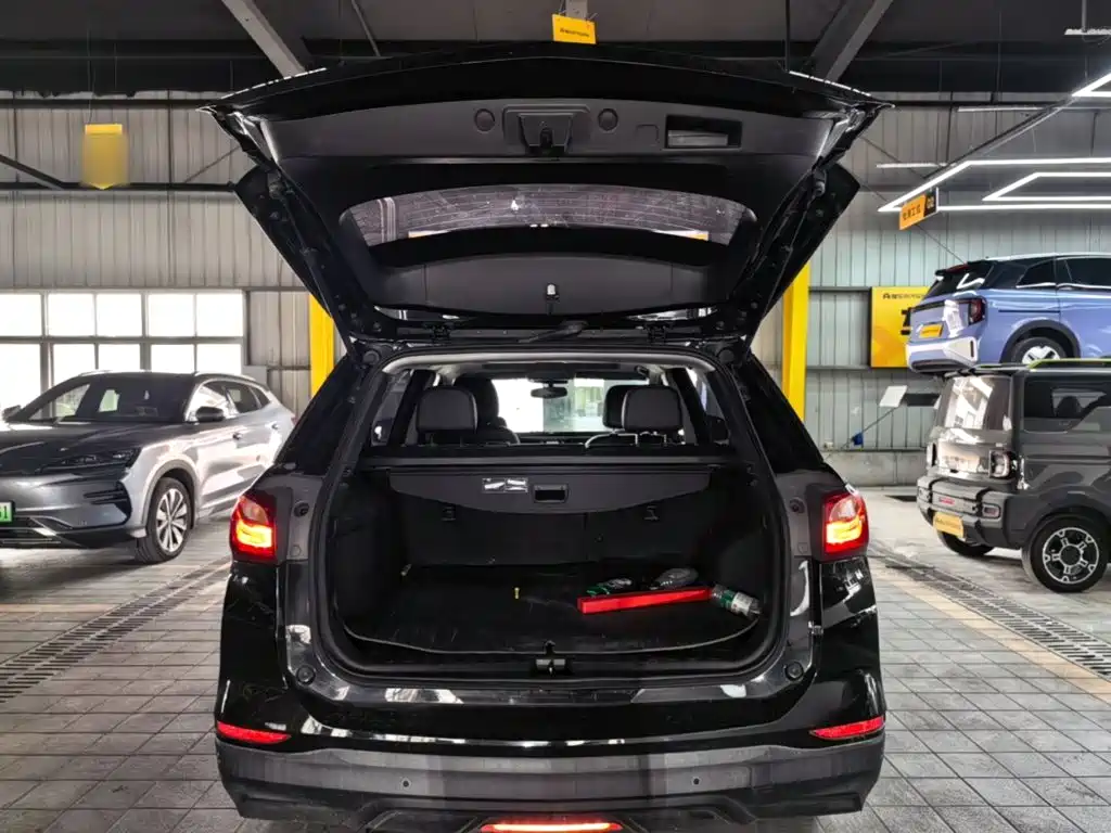 Chevrolet Equinox — миниатюра 19