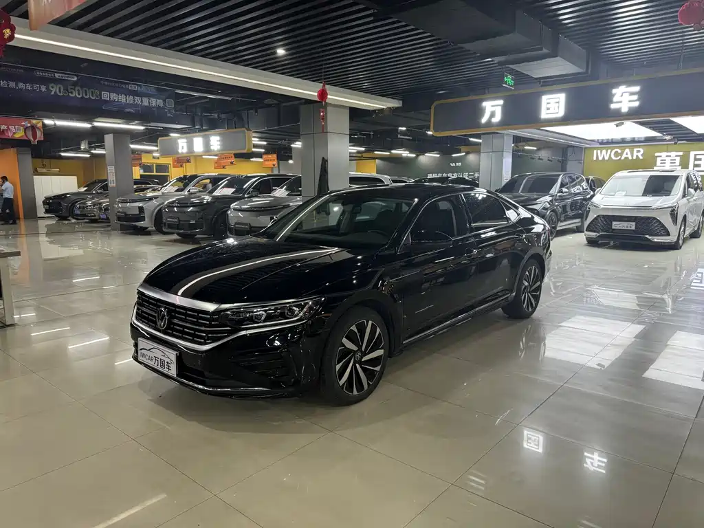 Volkswagen Passat 2023 380TSI Luxury