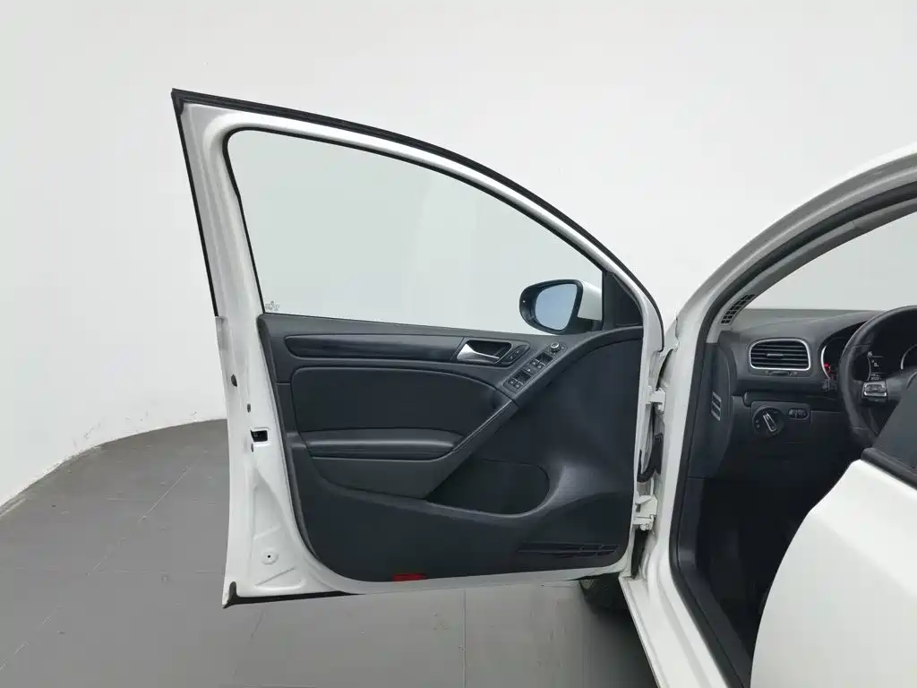 Volkswagen Golf — миниатюра 8